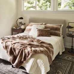 Londonberry Turned Metal Accent Table Black - Threshold -Threshold GUEST 44ede14b fd70 499f 8598 6900caa64fb1